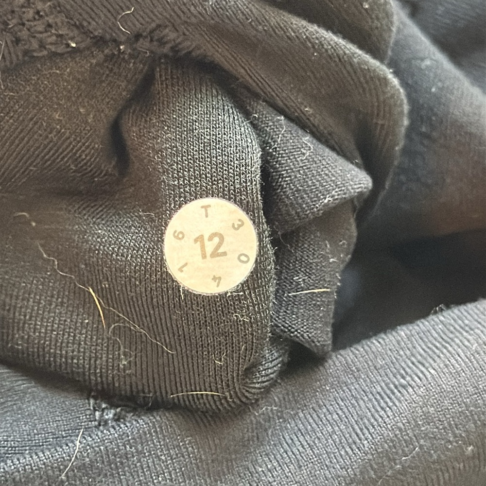 Lululemon mesh zigzag yoga pants - Picture 8 of 8